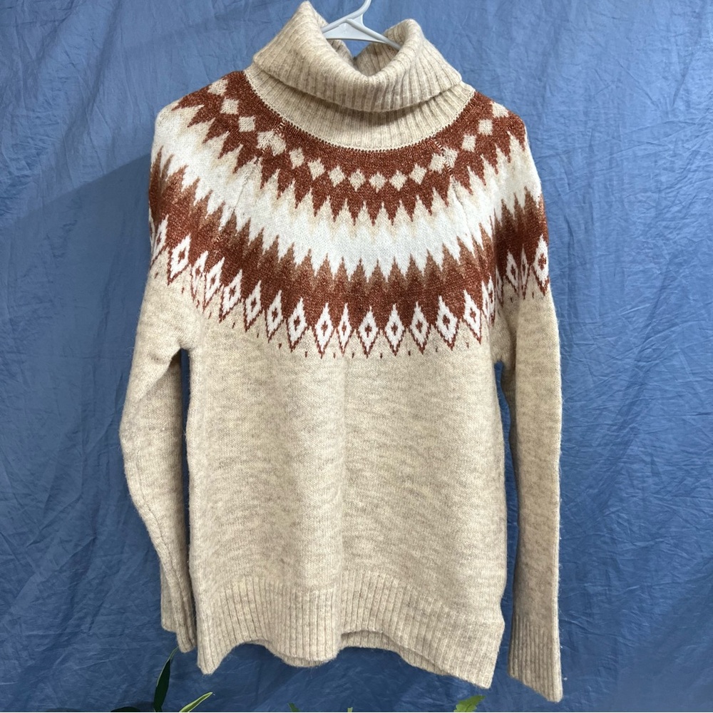 NWT Aspen Beige and Brown Turtleneck Sweater